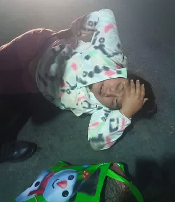 Encuentran esta mujer en situacion de calle cerca de Tij…ver mas